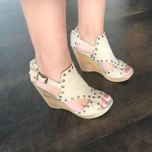 STEVE MADDEN wedges